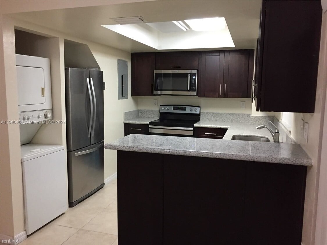Primary Photo - 3 br, 2.5 bath House - 5150 Lake Loop Rd