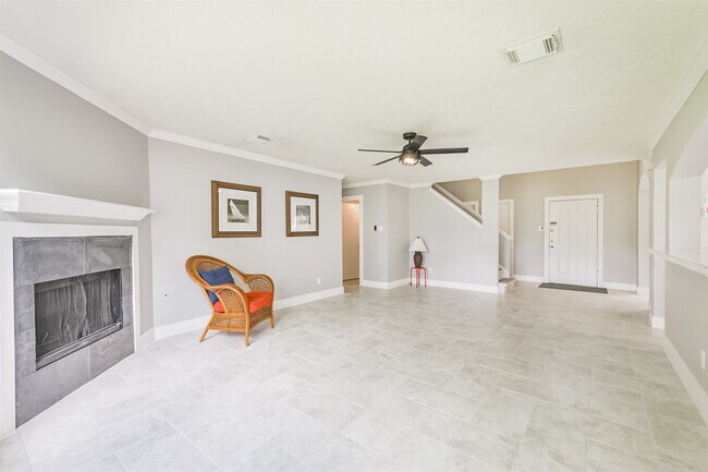 Building Photo - 1623 Stonehaven Village Cir