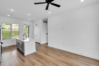 Building Photo - 1511 Provident Dr