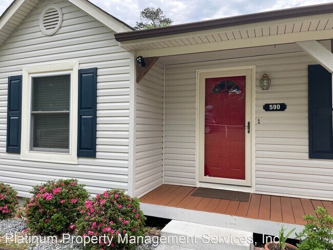 Building Photo - 3 br, 2 bath House - 590 Old Corinth Rd
