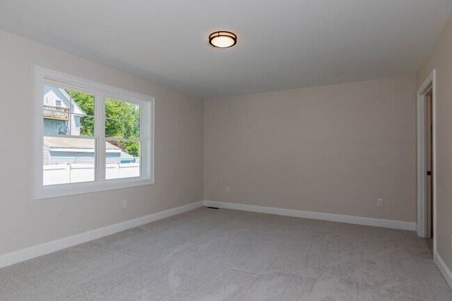 Building Photo - 139 Harvard St