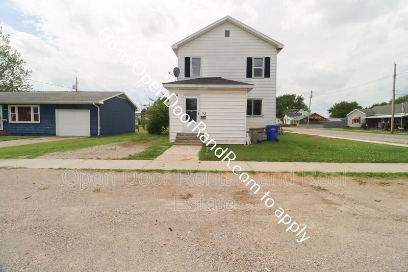 112 James St, Butler, IN 46721 Condo for Rent in Butler, IN