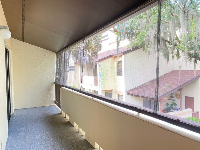 Building Photo - 1/1 Updated Condo In Heart Of Ocala