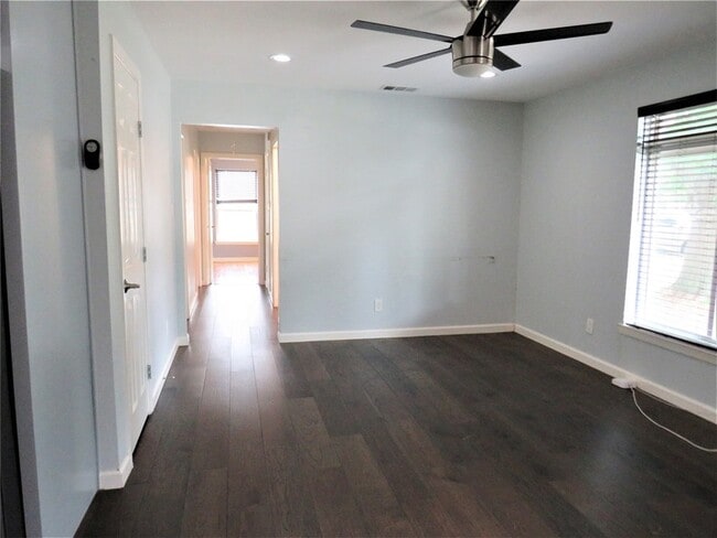 Photo - 1026 Thomas St House