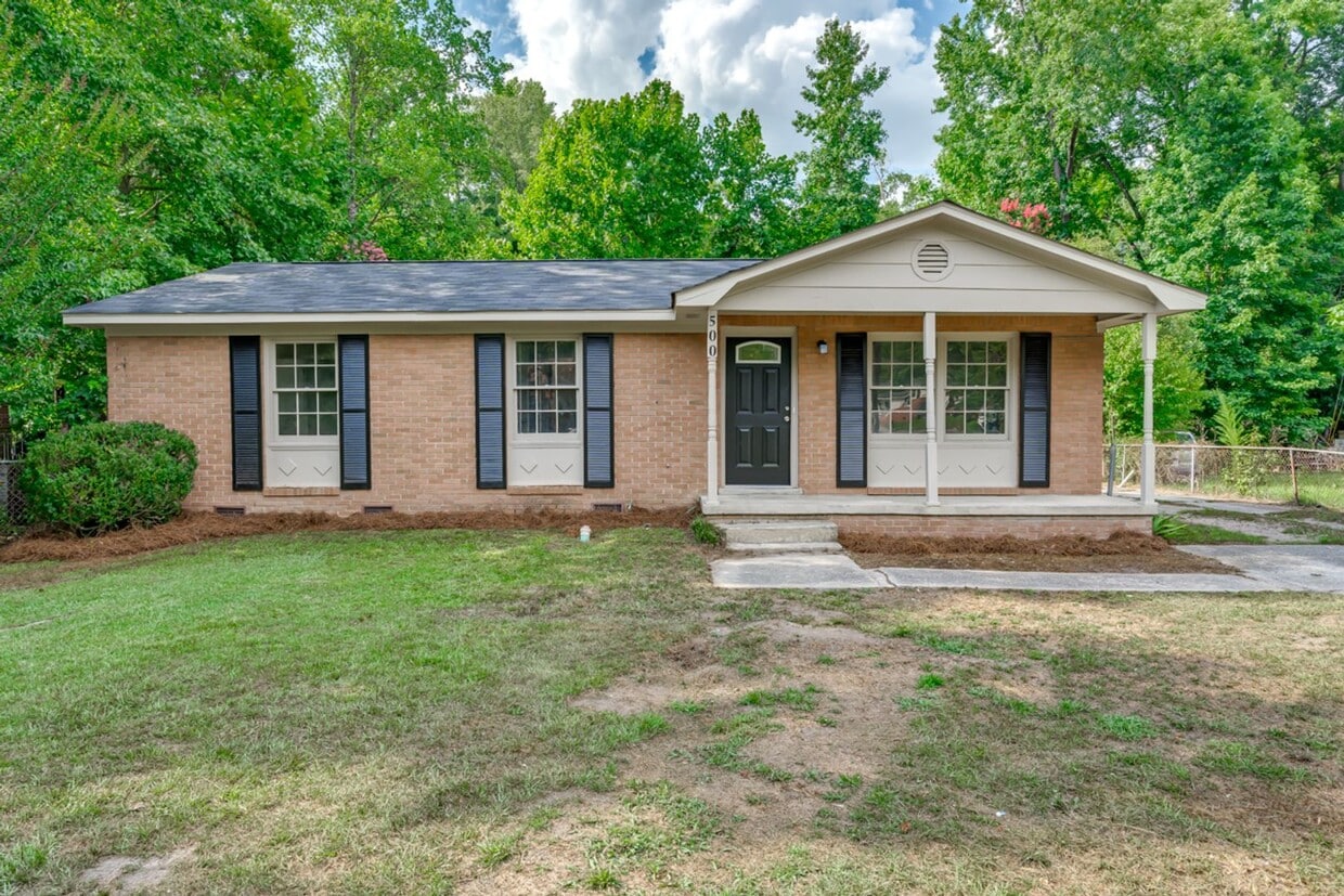 Primary Photo - Renovated with 4 Bedrooms!