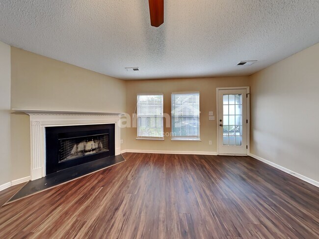 Building Photo - 5117 Torrey Ln