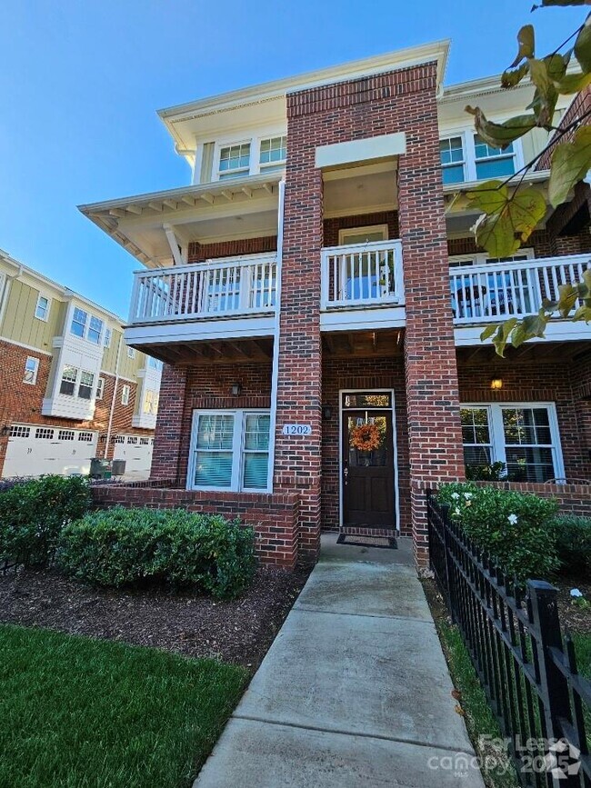 Building Photo - 1202 Macomb Pl