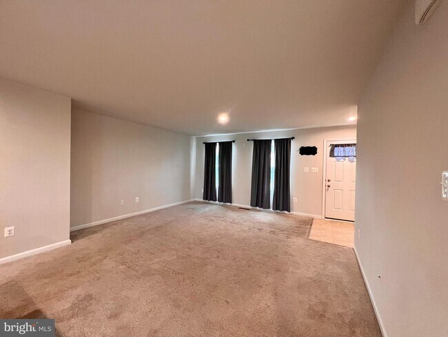 Building Photo - 255 Severna Pkwy