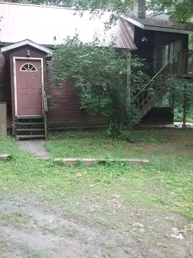 Back Entrance - 33 Chapel Grove Rd