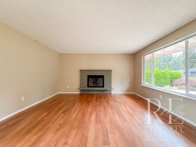 Foto del edificio - 681 NE Cottonwood Dr
