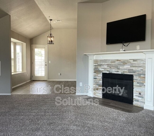Building Photo - 1816 Creekside Dr