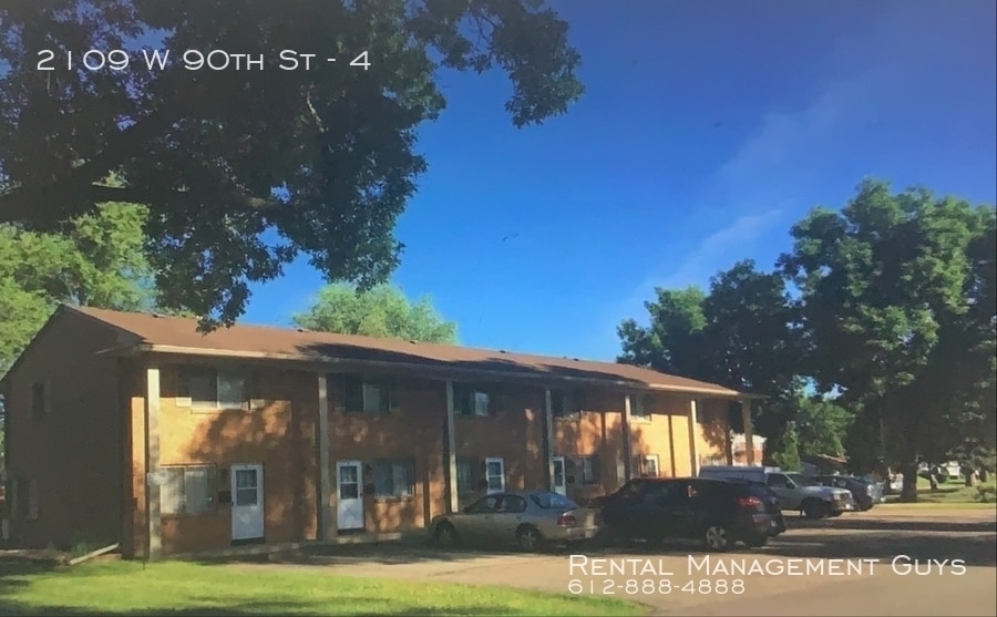 Primary Photo - 2109 W 90th St