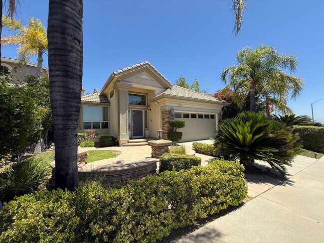 Building Photo - 3 bed, 2 bath single story first time rental in desirable guard gated Sorrento Community