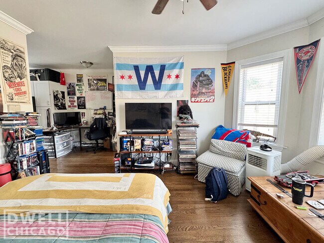 Foto del edificio - 3820 N Greenview Ave
