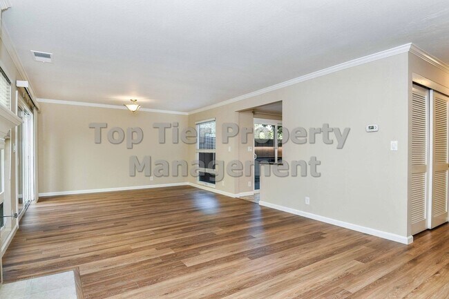 Foto del edificio - Beautiful 3 Bd/2.5 Ba/1697 sf Walnut Creek townhouse in desirable neighborhood! Available April 1st!