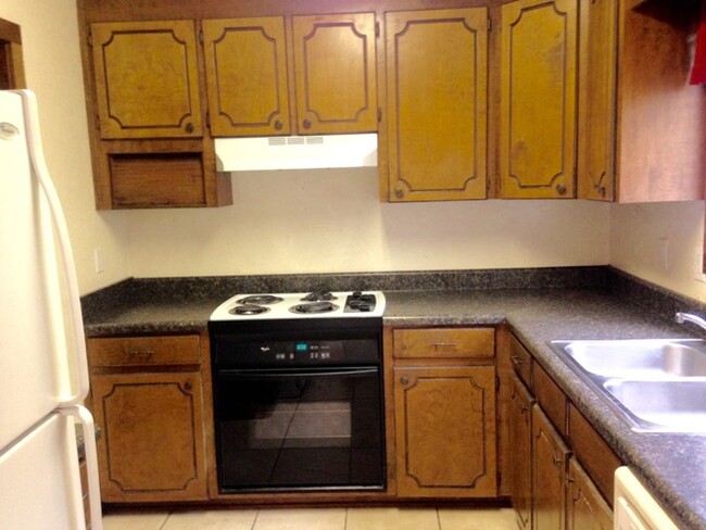 Building Photo - 322 Rock Knoll Dr