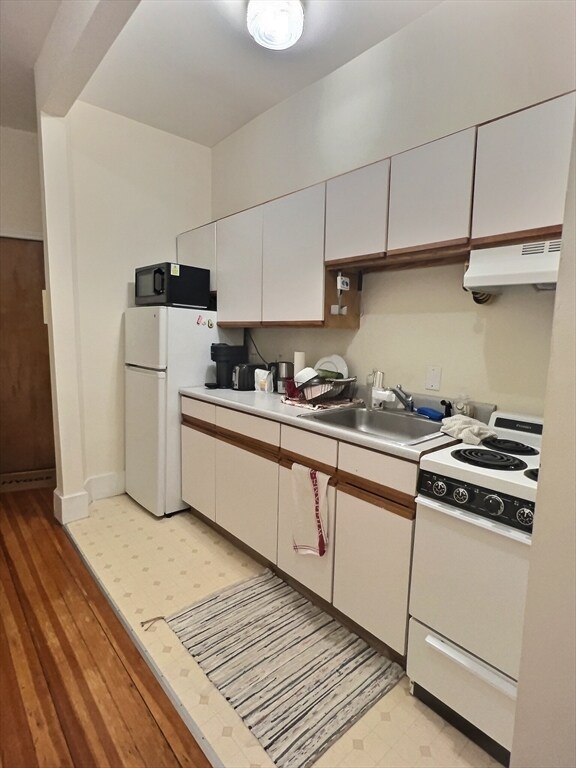 Foto del edificio - 1382 Beacon St