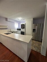 Building Photo - 1709 N Shadow Mountain Pl