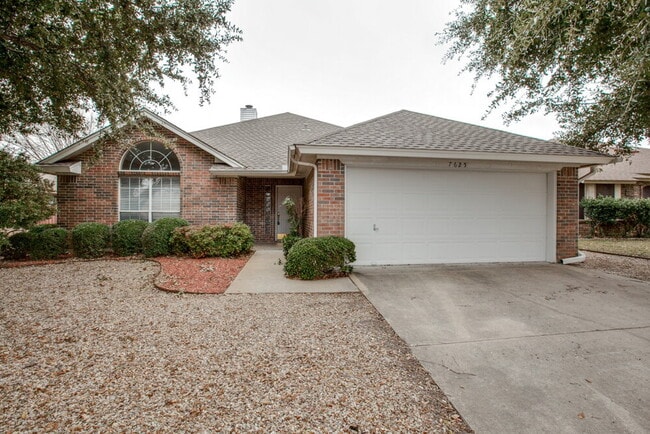 Building Photo - 7625 Mahonia Dr
