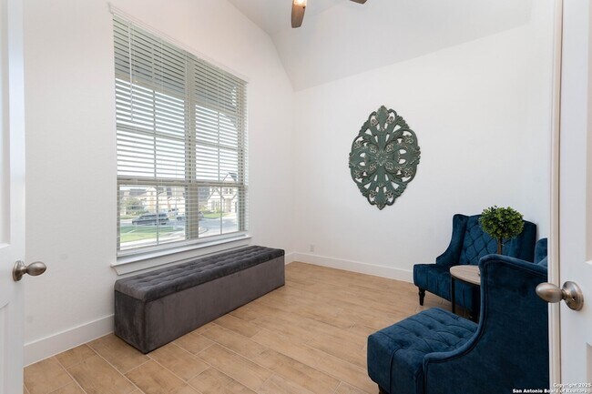 Foto del edificio - 12231 Old Gage Rnch