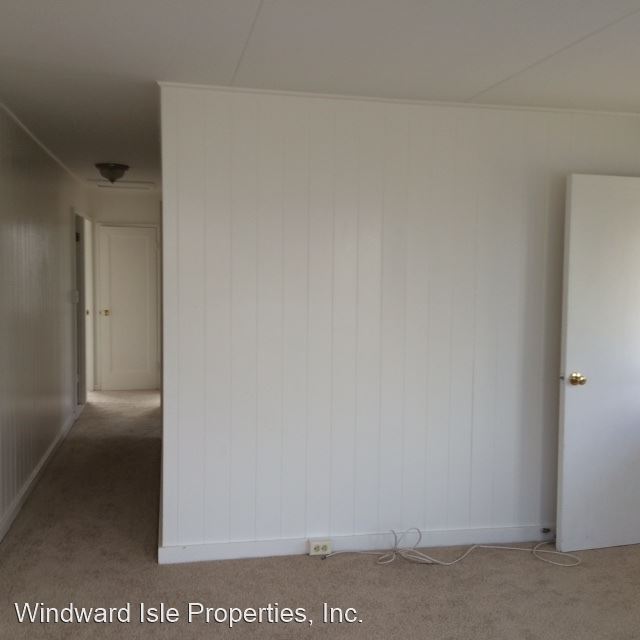 Building Photo - 3 br, 1 bath House - 430 B Hualani Street