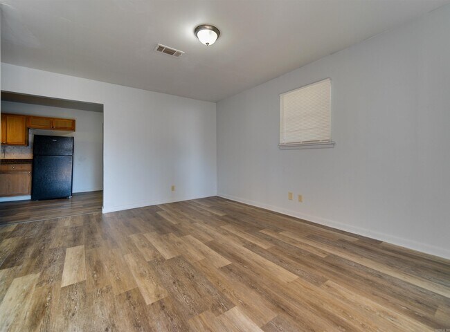 Building Photo - 6508 Pecan Ave