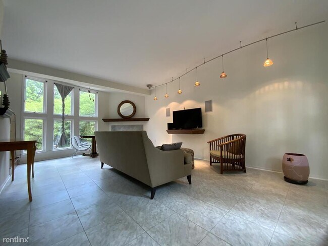 Foto del edificio - 4700 Ellsworth Ave