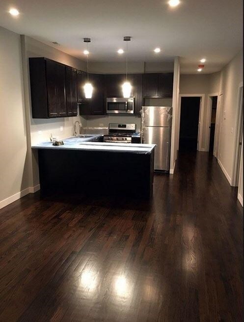 Foto del edificio - 2048 N Damen Ave