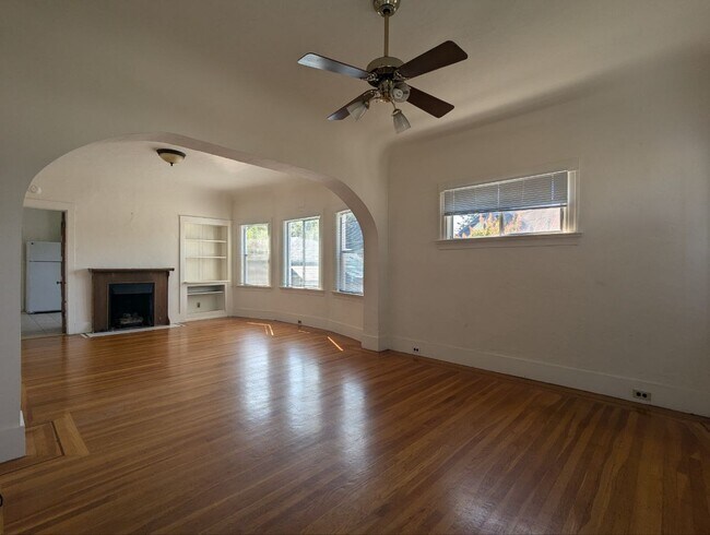 Building Photo - 2417 Eighth St