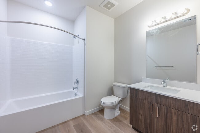 2BR, 1BA - 1,100SF - Bathroom - Mountain View Apartments