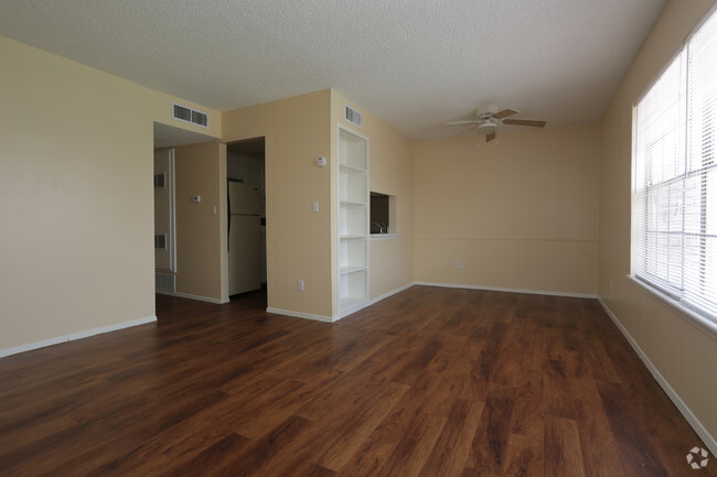 Living and Dining Area - Amigos Del Sol Apartments