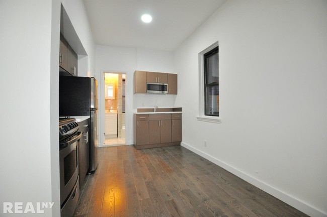 Building Photo - 139 Mulberry St