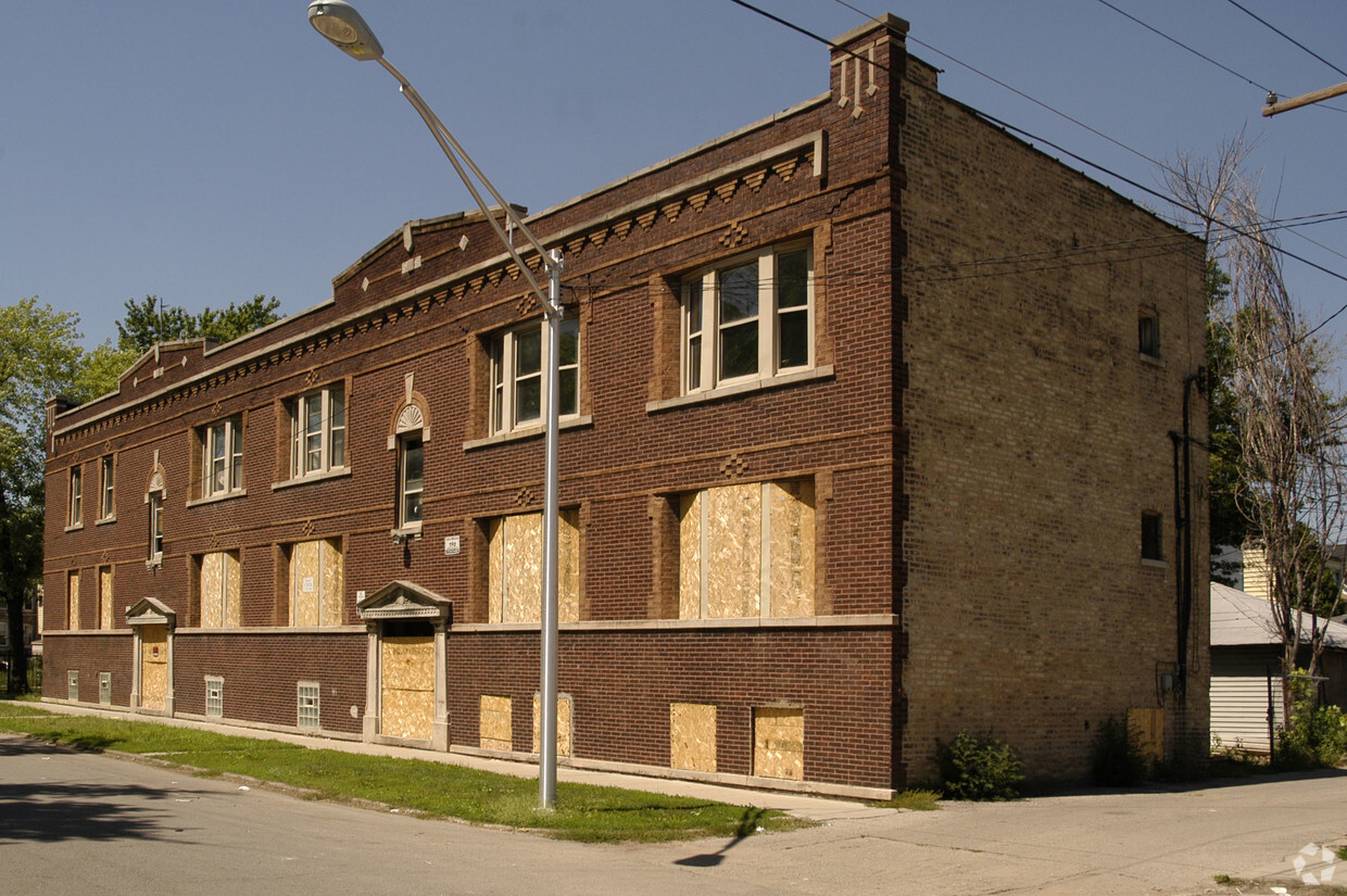 Primary Photo - 5250-5256 W Fulton Ave