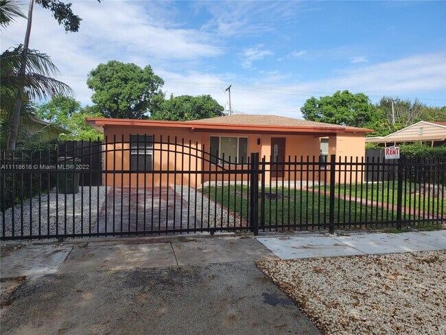 Building Photo - 855 NW 126th St