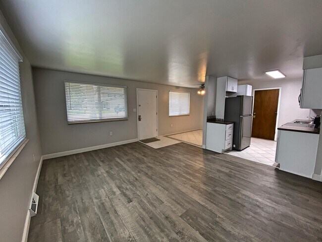 Photo - 4830 Field Ct House