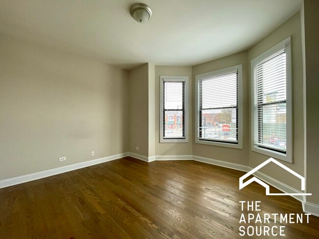 Foto del edificio - 3404 W Fullerton Ave