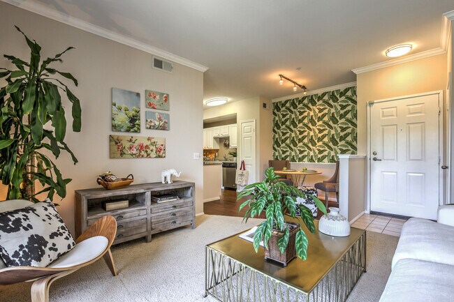 Sala de estar modelo - Jefferson at Carmel Mountain Ranch