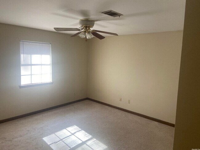 Building Photo - 7 Yazoo Cir