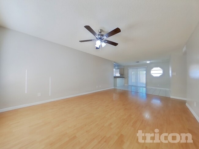 Building Photo - 1824 W Cheyenne Dr