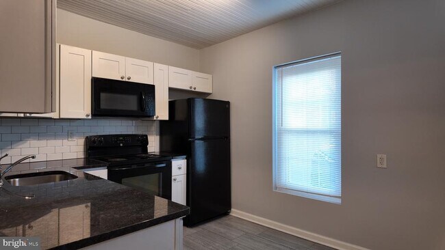 Foto del edificio - 105 S Morton Ave