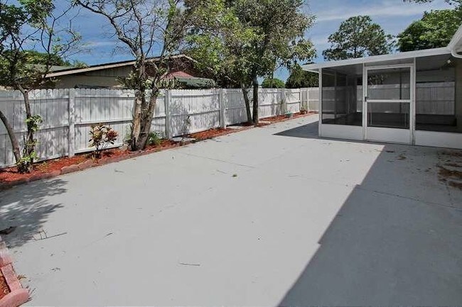 Building Photo - 6401 Bali Ct
