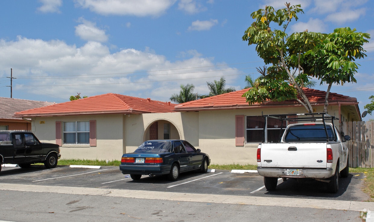 Primary Photo - 4031 NW 30th Ter