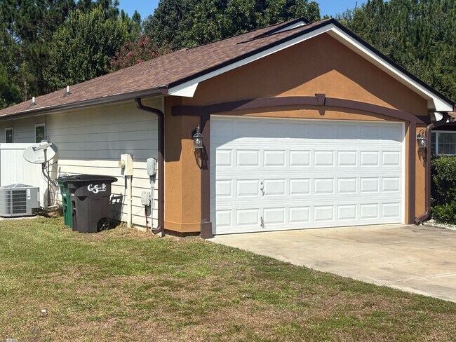 Building Photo - 603 Victorias Cir