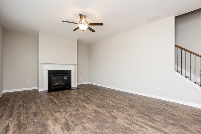 Building Photo - 383 Lenore Ct