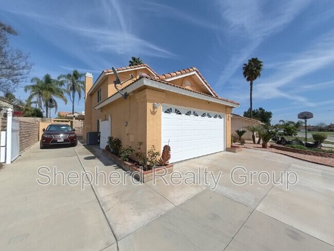 Building Photo - 8766 Sandhill Dr