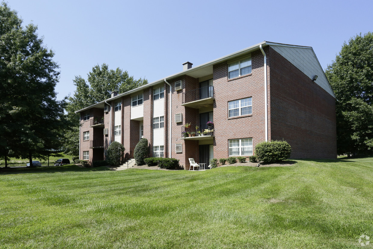 Primary Photo - Deer Park Apartments