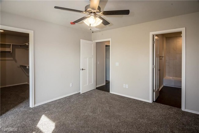 Foto del edificio - 8813 SW 45th Terrace