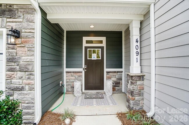 Building Photo - 3977 Fadden St