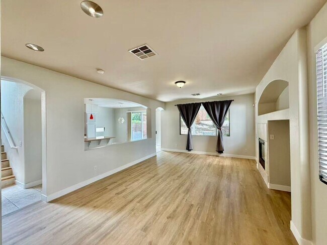 Foto del edificio - Beautiful and well-maintained two-story home in summerlin