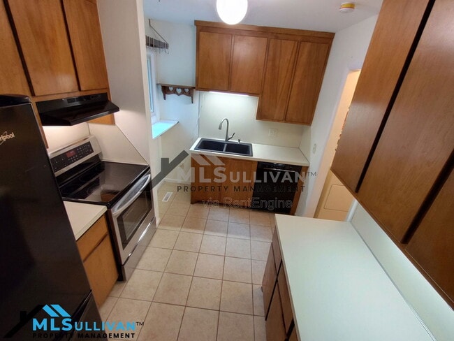 Building Photo - 1321 Valley Run